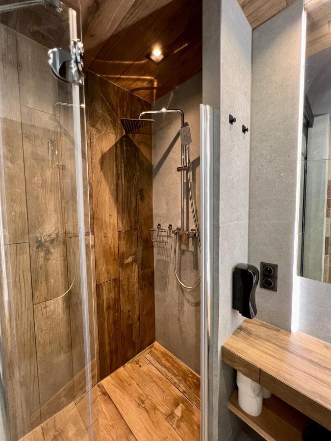 Loft Klonowa - Apartament Z Garazem เคียลเซ ภายนอก รูปภาพ