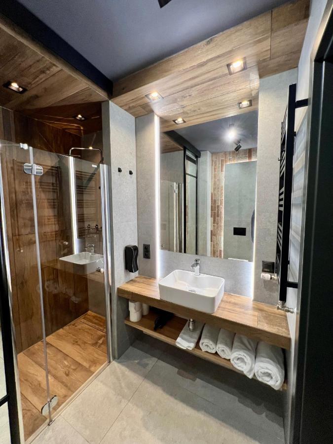 Loft Klonowa - Apartament Z Garazem เคียลเซ ภายนอก รูปภาพ