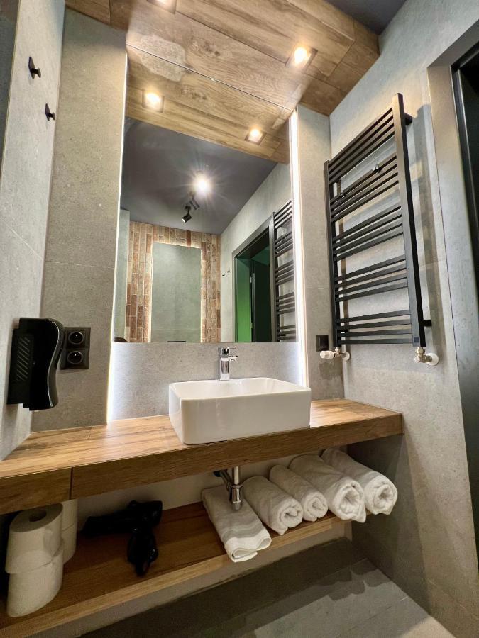 Loft Klonowa - Apartament Z Garazem เคียลเซ ภายนอก รูปภาพ