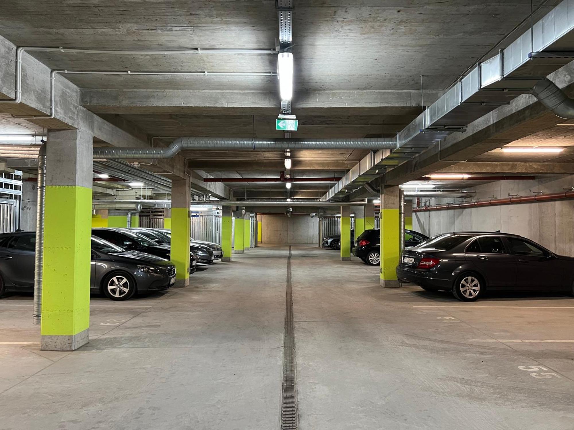 Loft Klonowa - Apartament Z Garazem เคียลเซ ภายนอก รูปภาพ